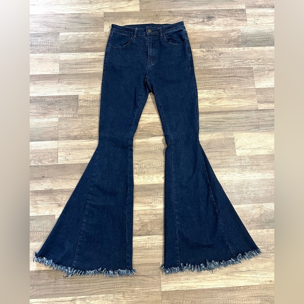 Altar’d State Woman’s Dark Wash Frayed Hem Western Super Flare Jeans Size XS/25
